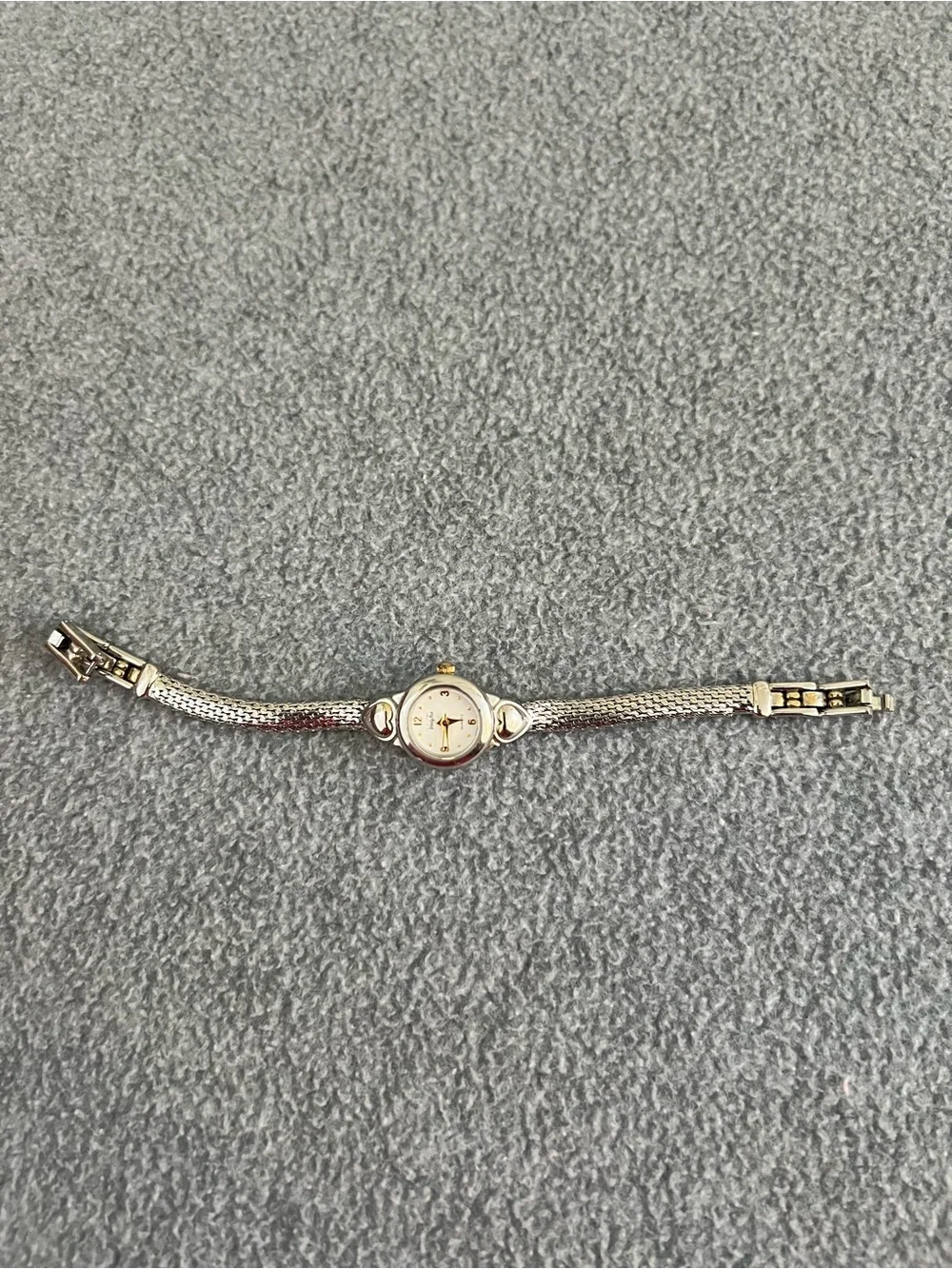 Vintage Vanity Fair Silver Tone Heart Bracelet Watch 7” Japan Movement
